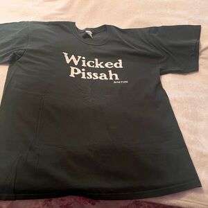 Tshirt. Gildan brand. Green.